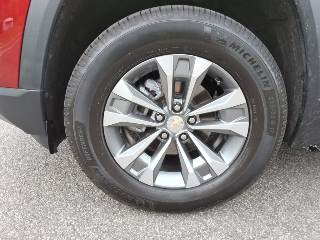 Used 2025 Chevrolet Equinox LT w/ Safety and Technology Package FWD image 10
