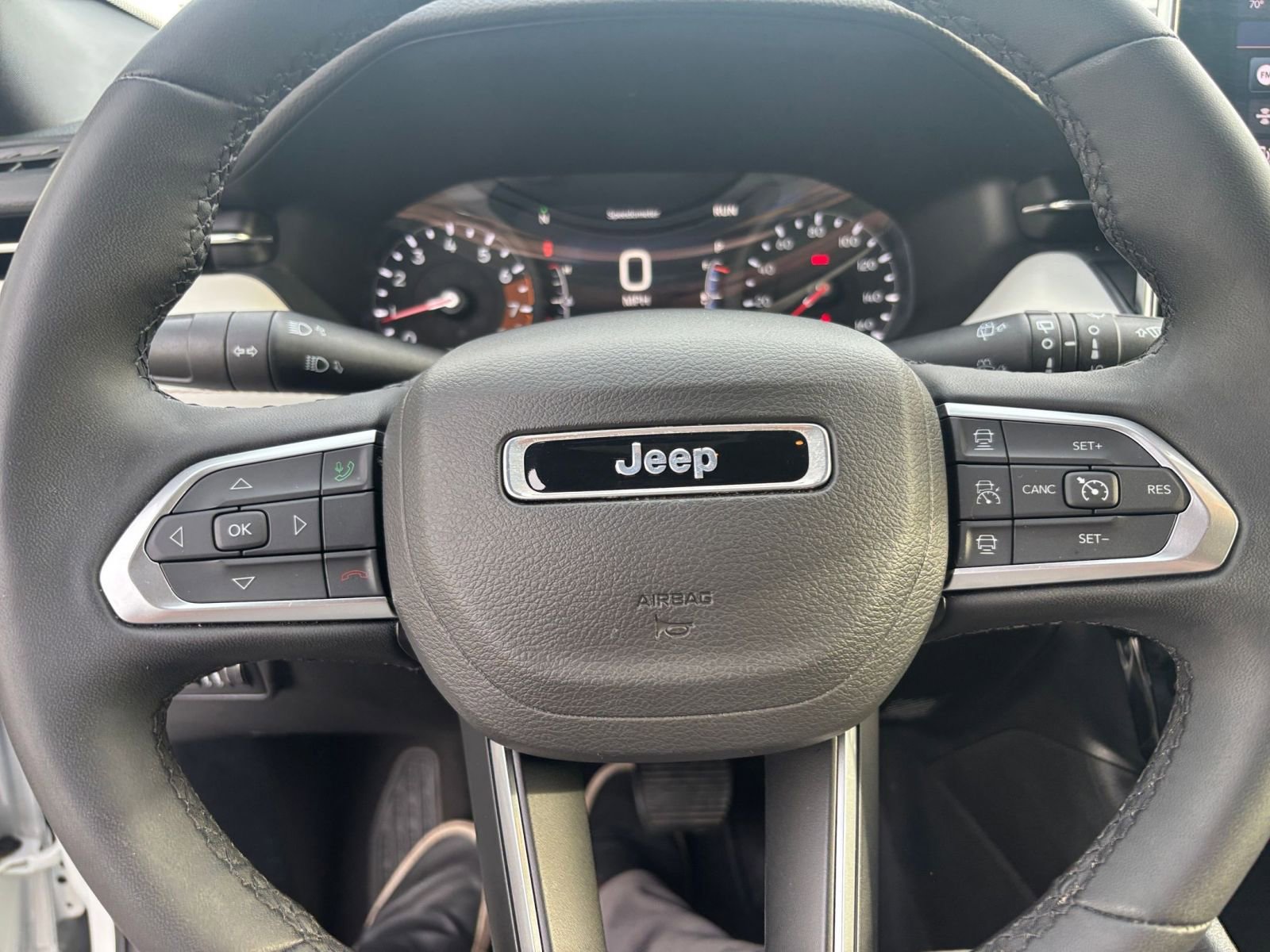 Used 2025 Jeep Compass Limited image 27