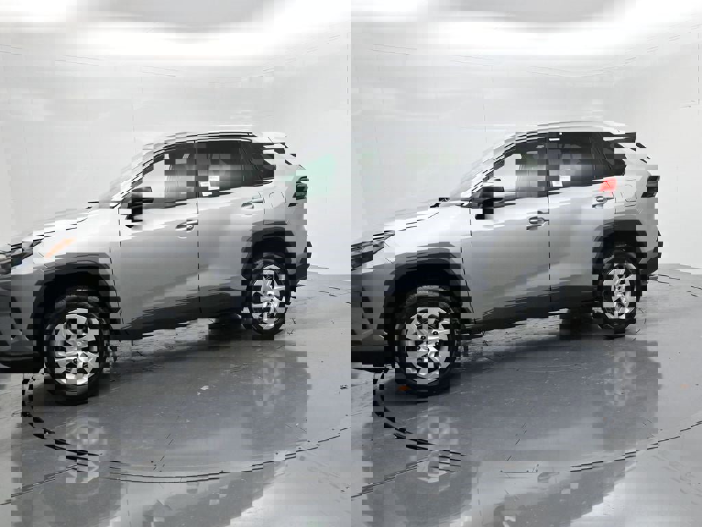 New 2025 Toyota RAV4 LE image 4