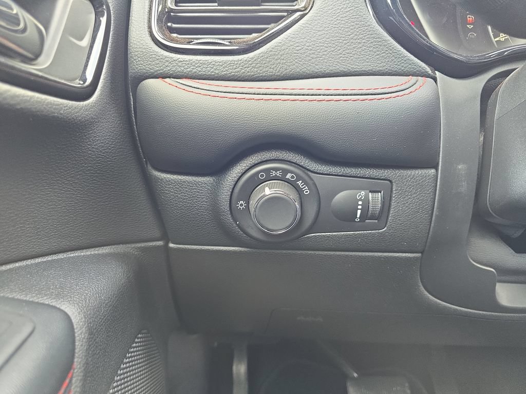 Used 2025 Dodge Durango GT RWD image 27