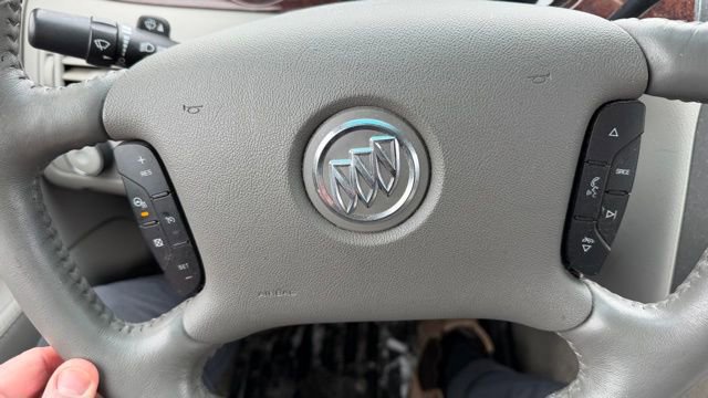 Used 2011 Buick Lucerne CXL image 17