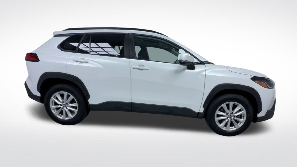 Certified 2023 Toyota Corolla Cross LE w/ Moonroof Package AWD/4WD image 9