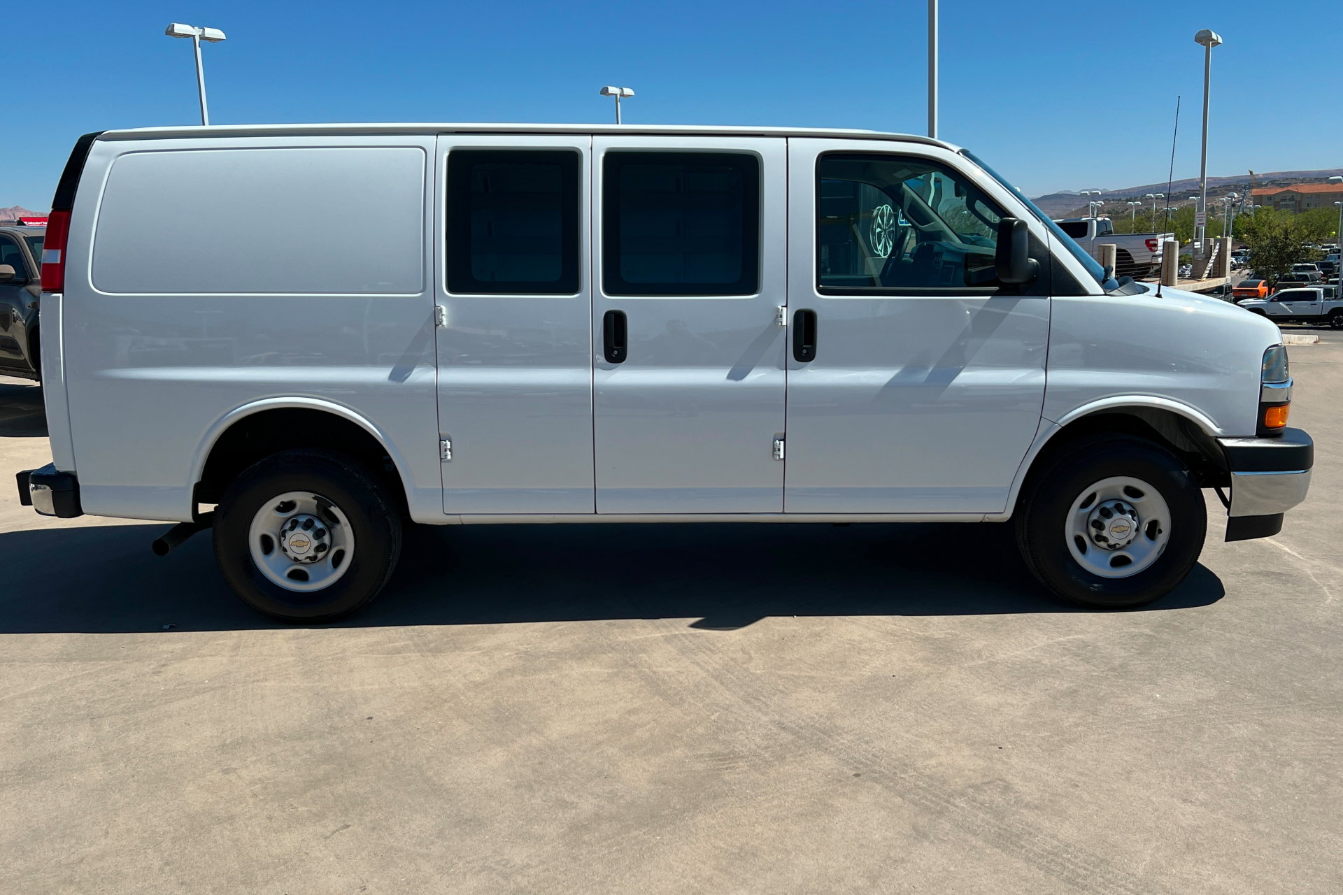 Used 2024 Chevrolet Express 2500 w/ Driver Convenience Package image 7