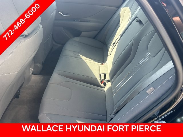 Used 2025 Hyundai Elantra SEL FWD image 13