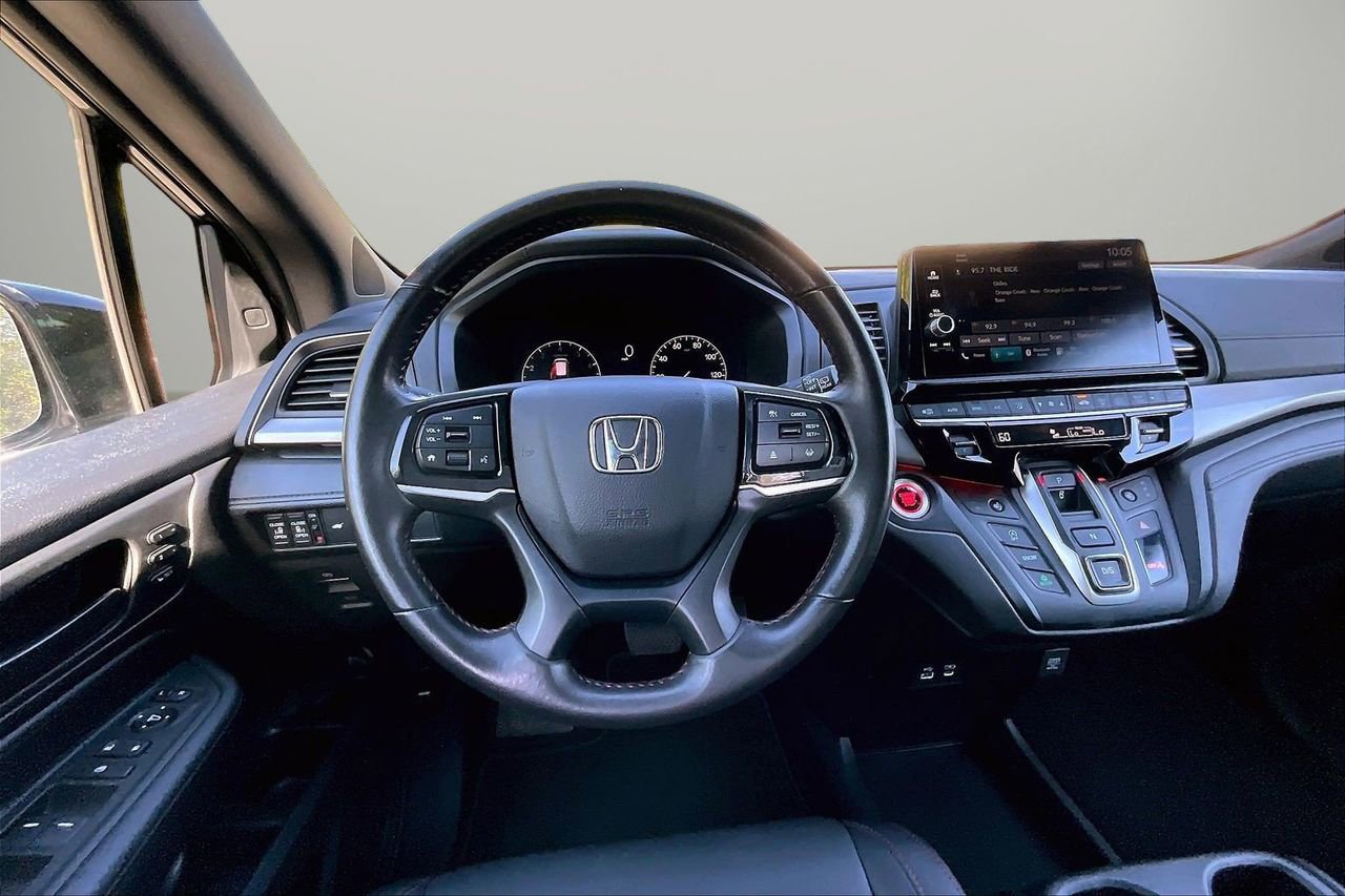 Used 2025 Honda Odyssey Sport-L image 11