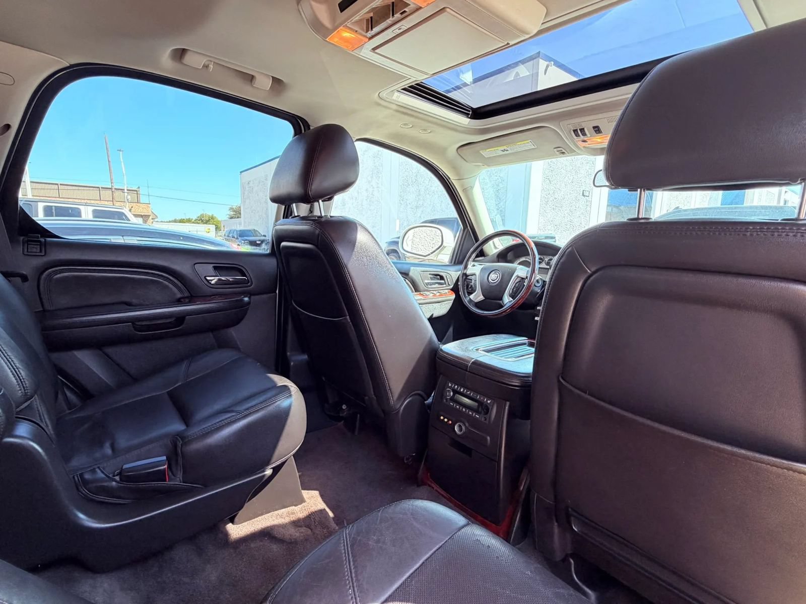 Used 2013 Cadillac Escalade Luxury RWD image 21