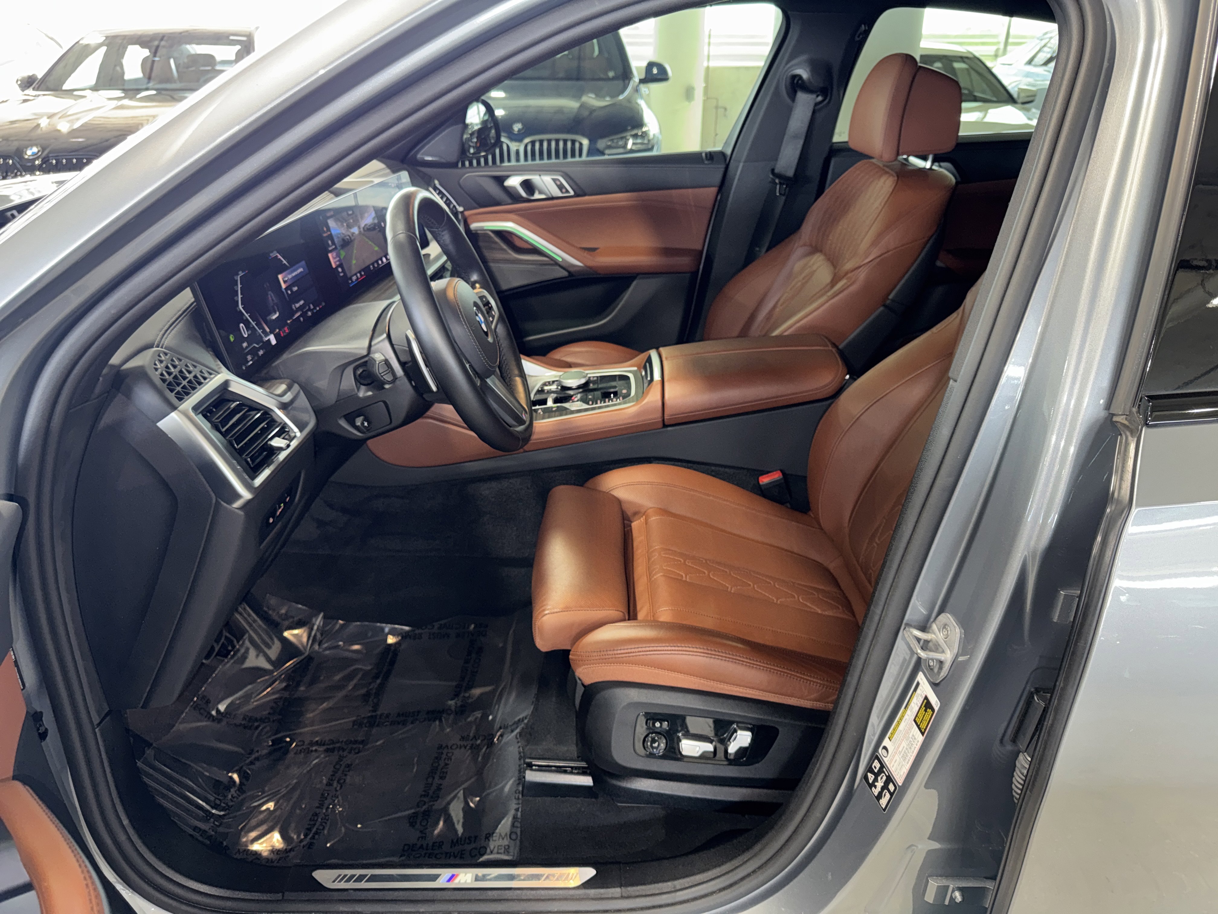 Used 2025 BMW X6 xDrive40i w/ Climate Comfort Package image 19
