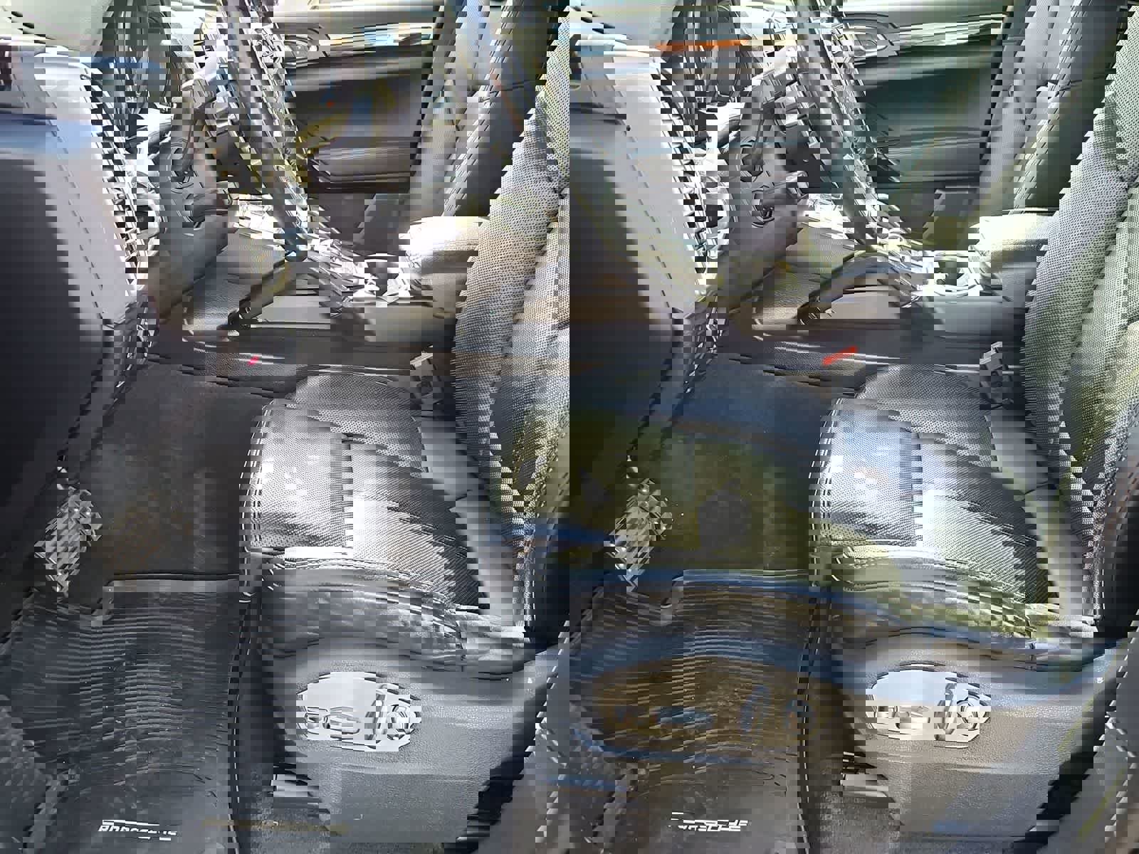 Used 2018 Porsche Cayenne S image 16