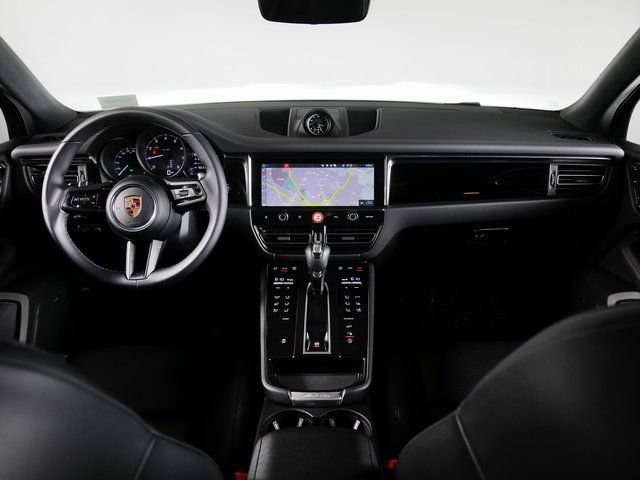 Certified 2026 Porsche Macan AWD/4WD image 12
