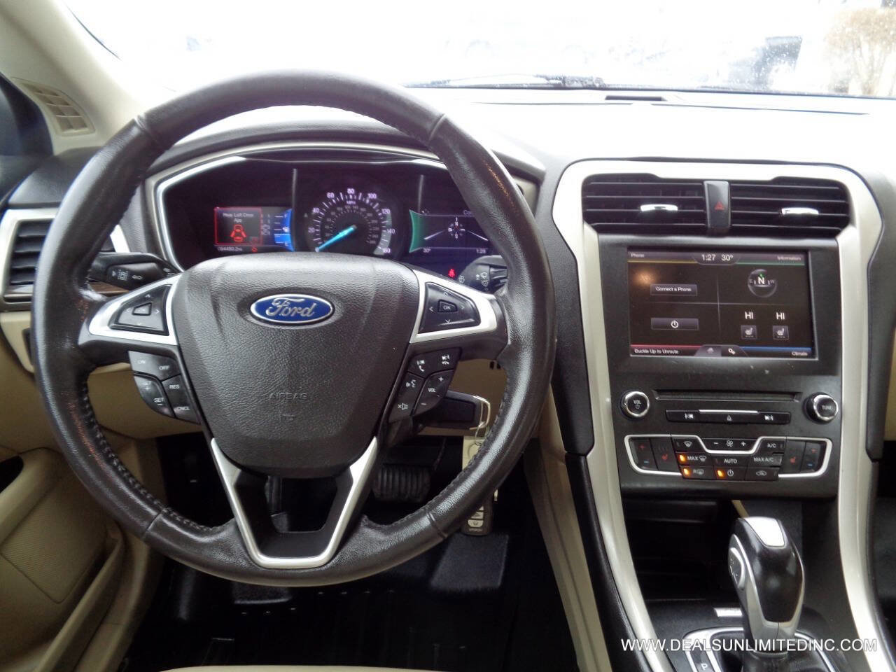 Used 2016 Ford Fusion SE w/ Equipment Group 202A image 9