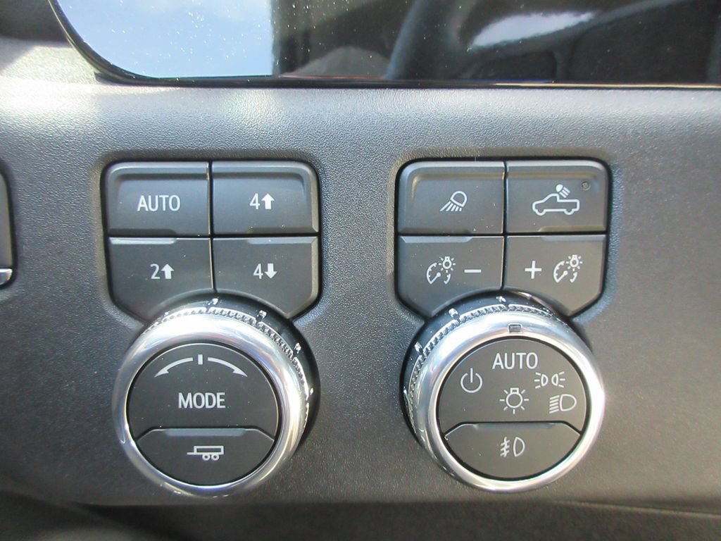 New 2026 GMC Sierra 2500 SLT w/ SLT Premium Package AWD/4WD image 18