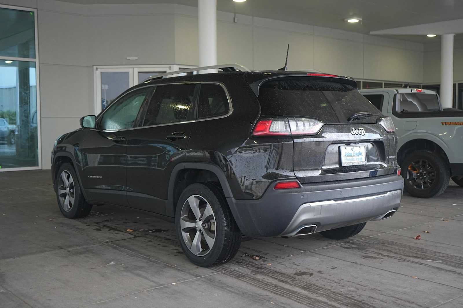 Used 2019 Jeep Cherokee Limited FWD image 4