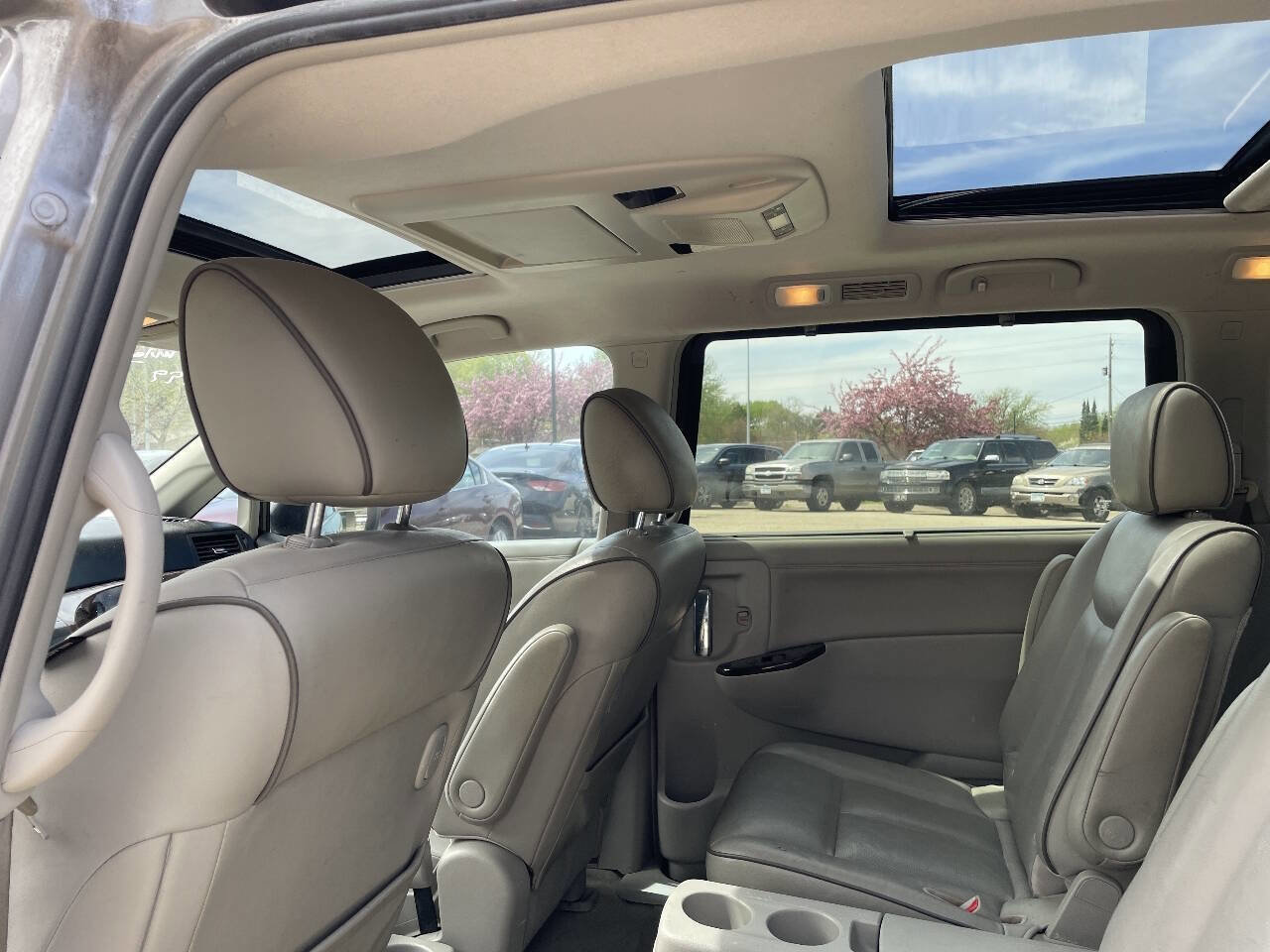 Used 2012 Nissan Quest LE FWD image 17