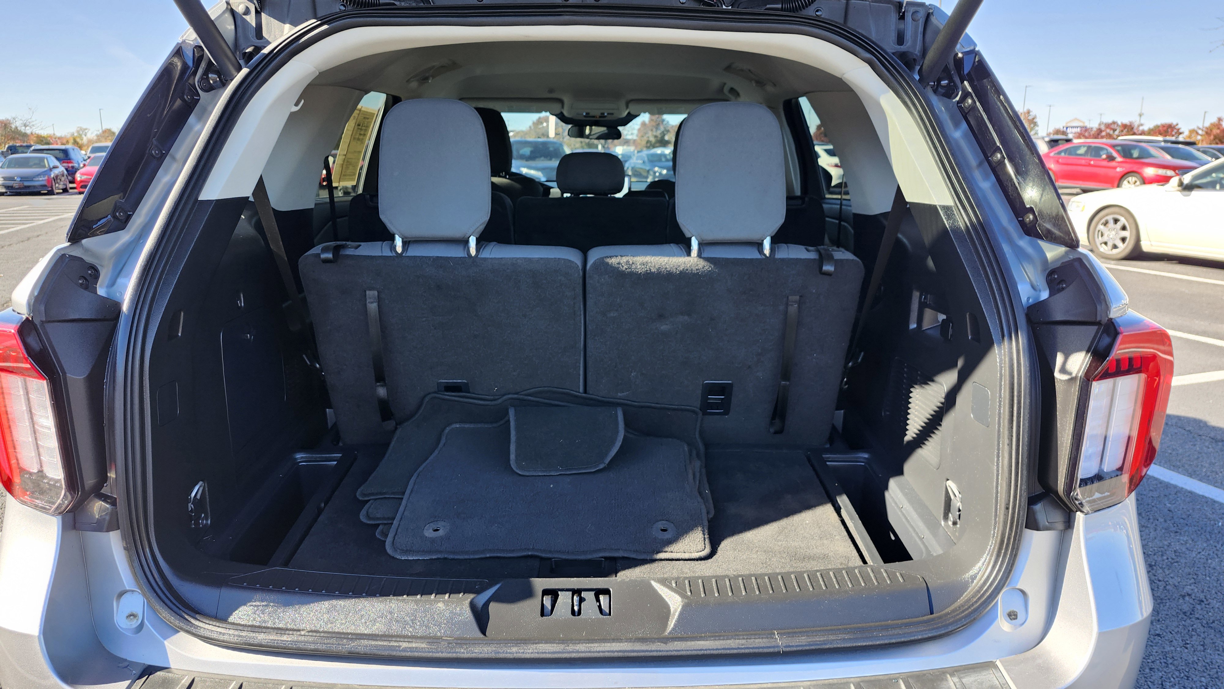 Used 2025 Ford Explorer Active image 15