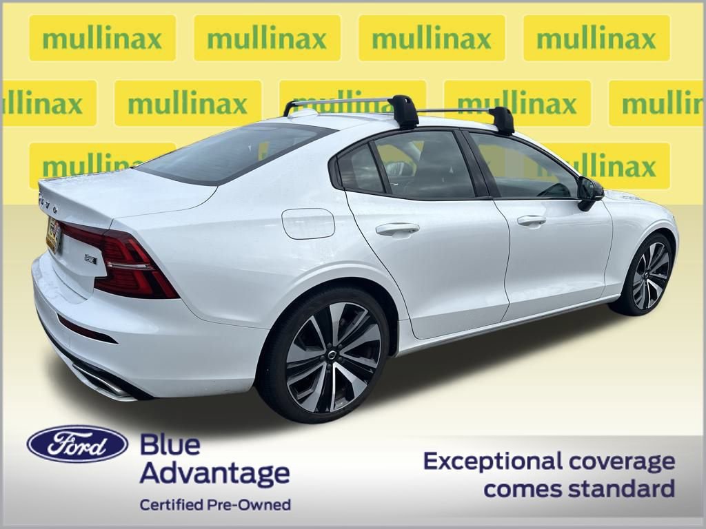 Used 2022 Volvo S60 B5 Momentum w/ Advanced Package image 3