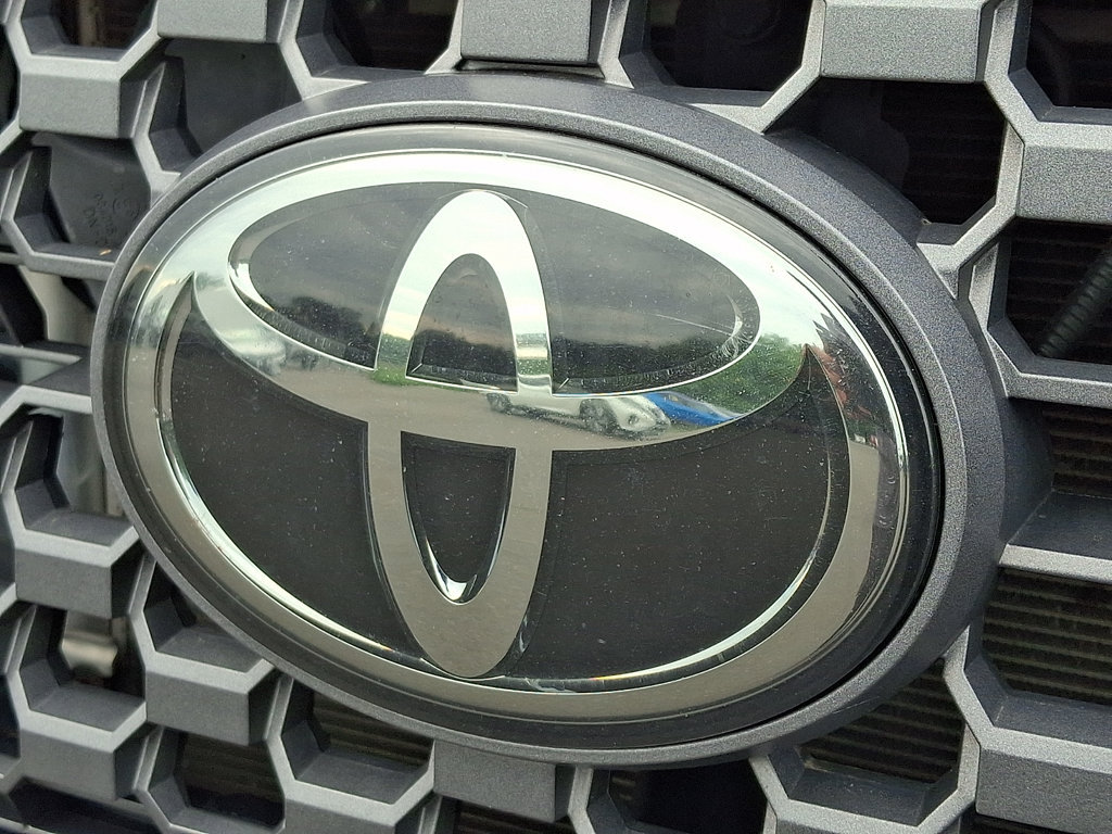 Used 2020 Toyota Tundra SR5 w/ TRD Sport Plus Package AWD/4WD image 31