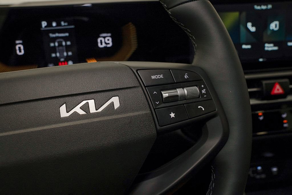 New 2026 Kia Sportage LX FWD image 18