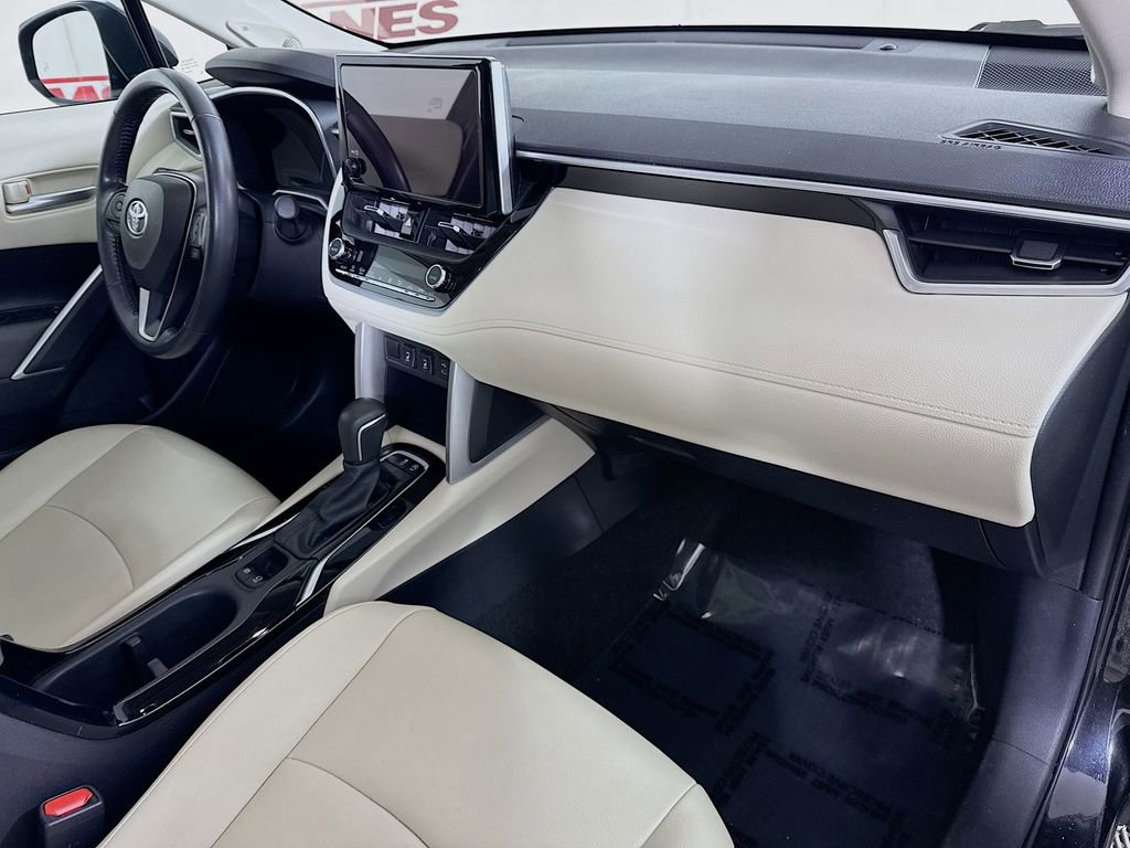 Certified 2023 Toyota Corolla Cross XLE w/ Convenience Package image 33