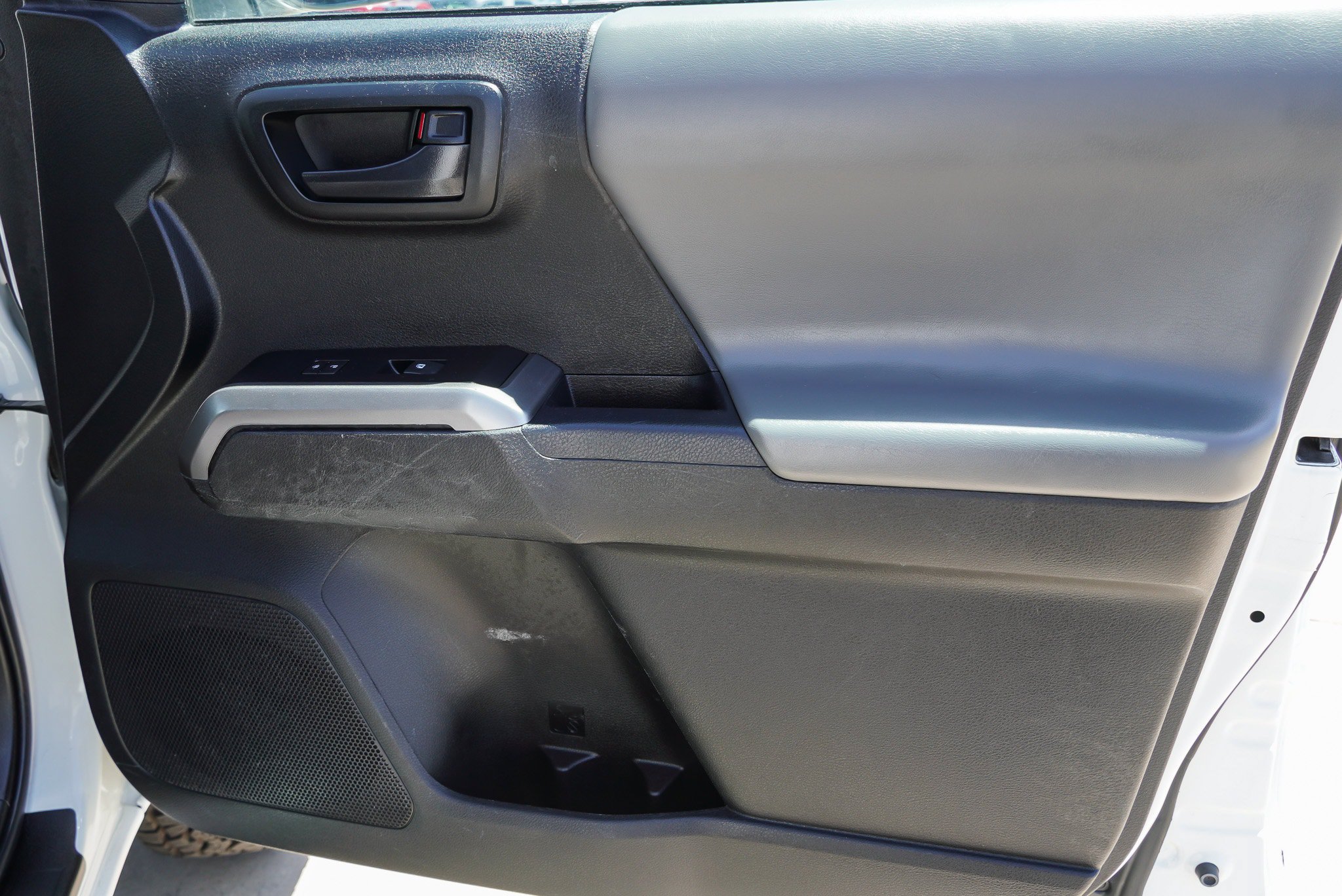 Used 2023 Toyota Tacoma SR5 AWD/4WD image 27
