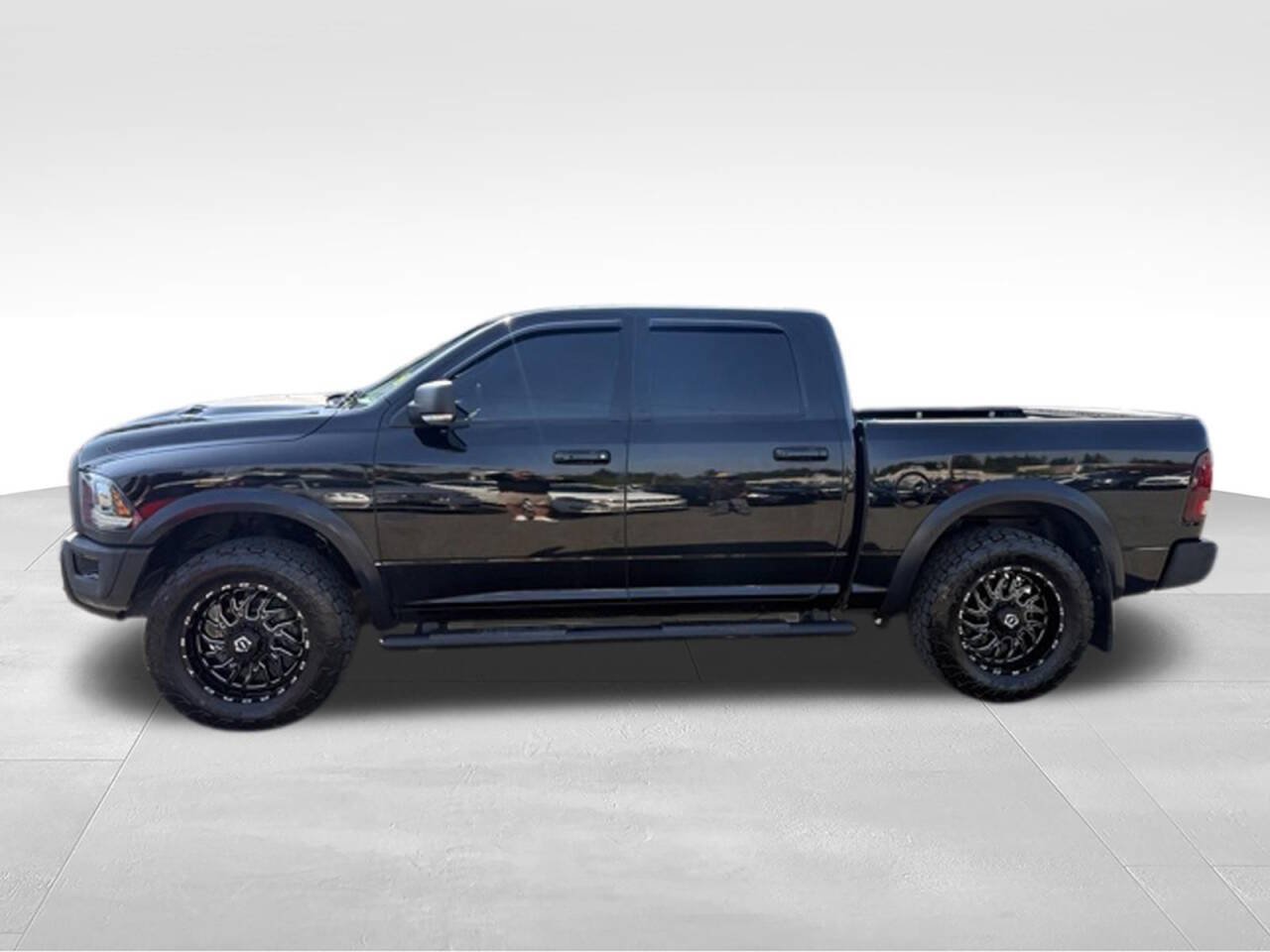 Used 2019 RAM 1500 Warlock AWD/4WD image 2