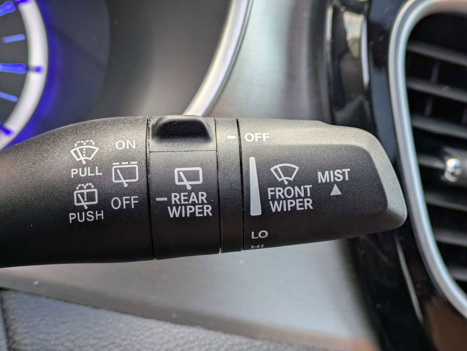 Used 2024 Chrysler Pacifica Pinnacle image 25