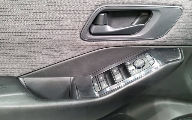 Used 2023 Nissan Rogue S image 22