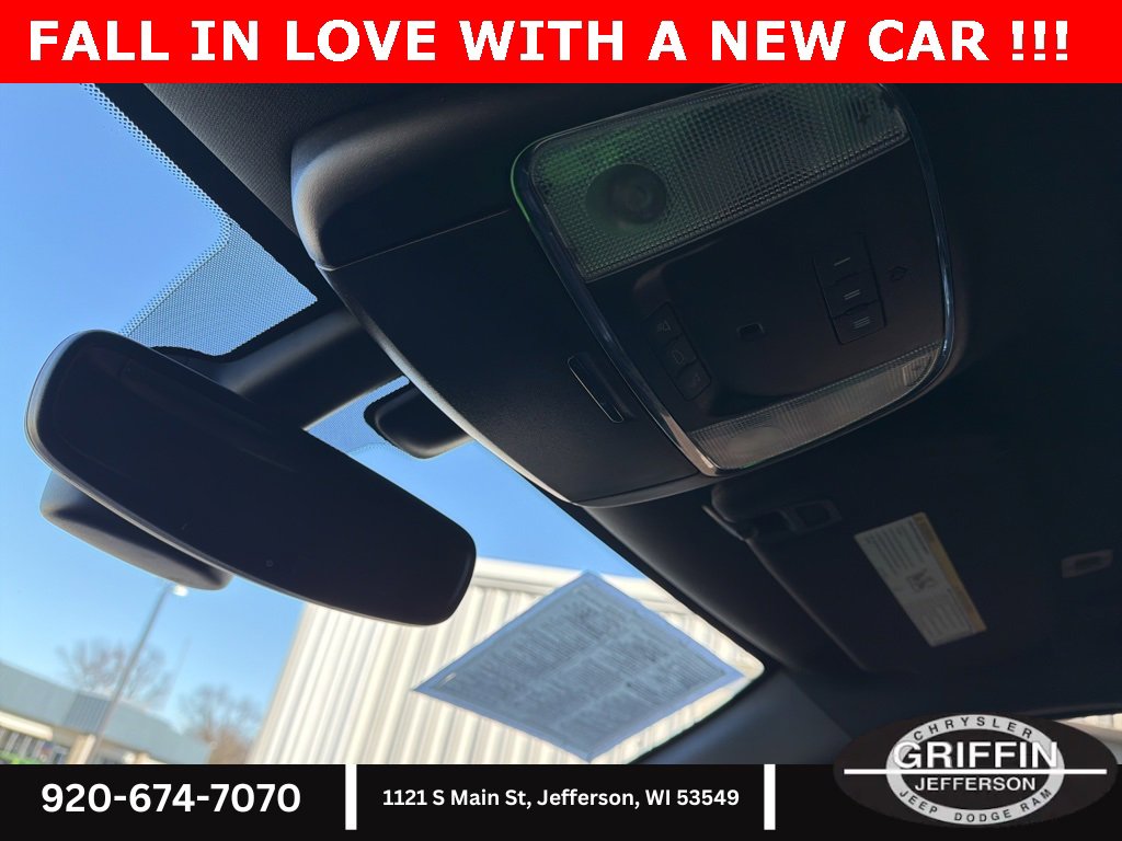 Used 2018 Jeep Grand Cherokee Limited image 32