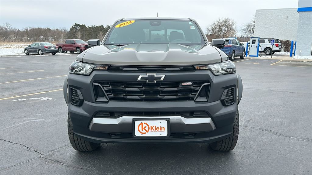 Used 2024 Chevrolet Colorado Trail Boss w/ Technology Package image 2