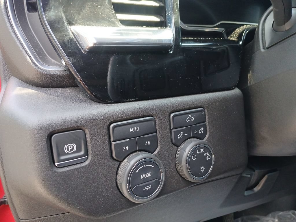 Used 2025 Chevrolet Silverado 1500 LT AWD/4WD image 22
