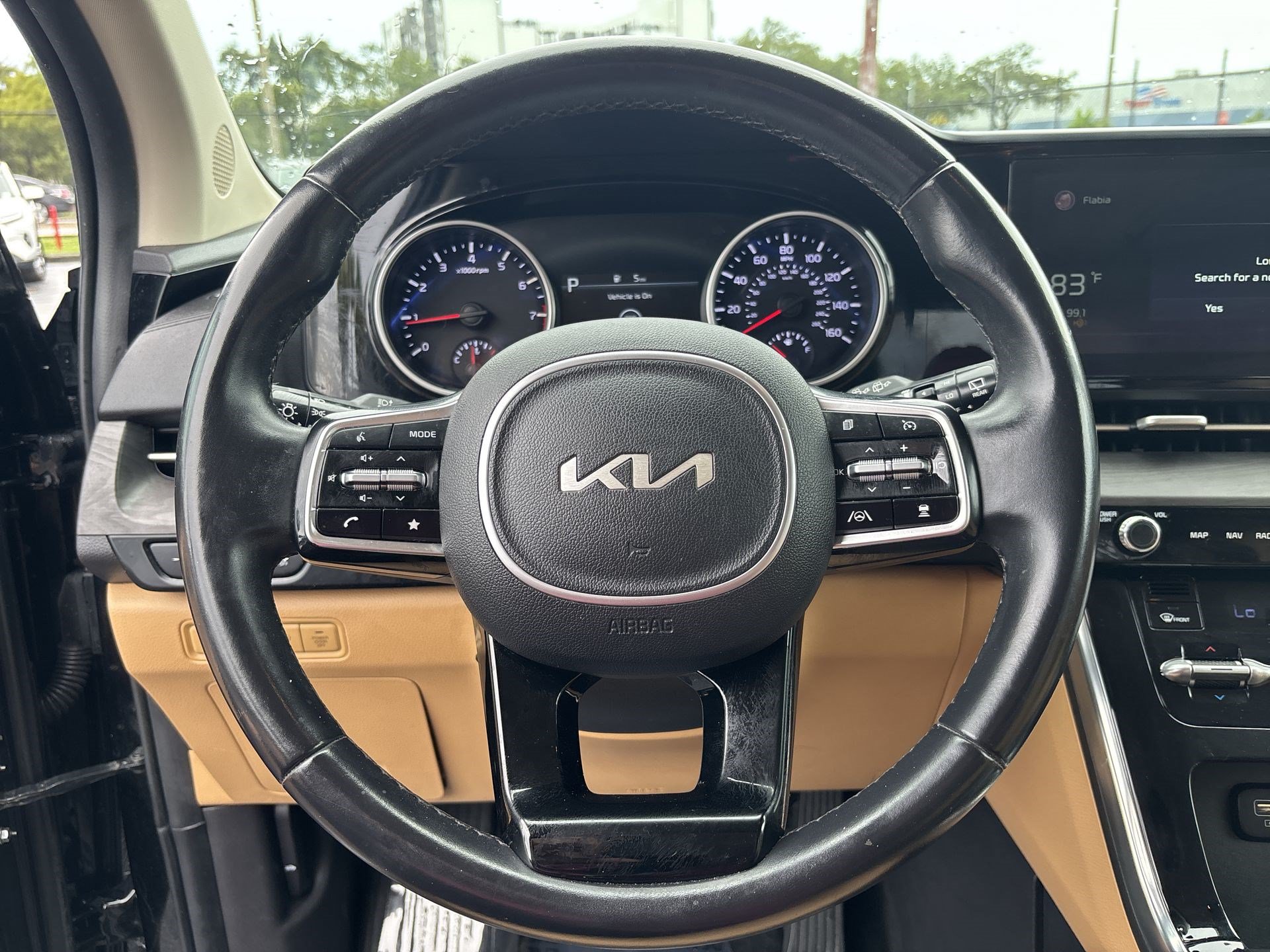 Used 2022 Kia Carnival EX FWD image 11
