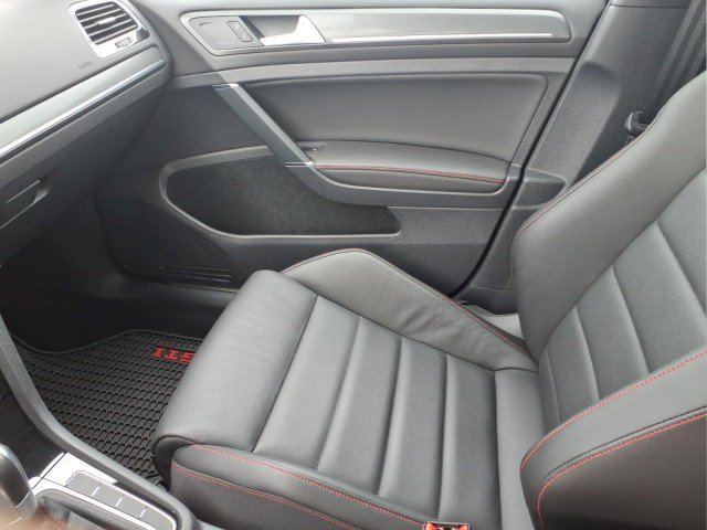 Used 2019 Volkswagen GTI SE FWD image 18