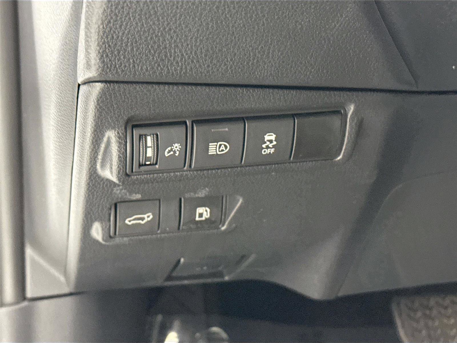 Used 2024 Toyota Corolla Cross XSE w/ Convenience Package image 16