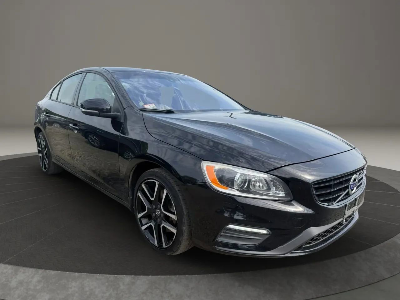 Used 2018 Volvo S60 T5 Dynamic w/ Vision Package AWD/4WD image 3