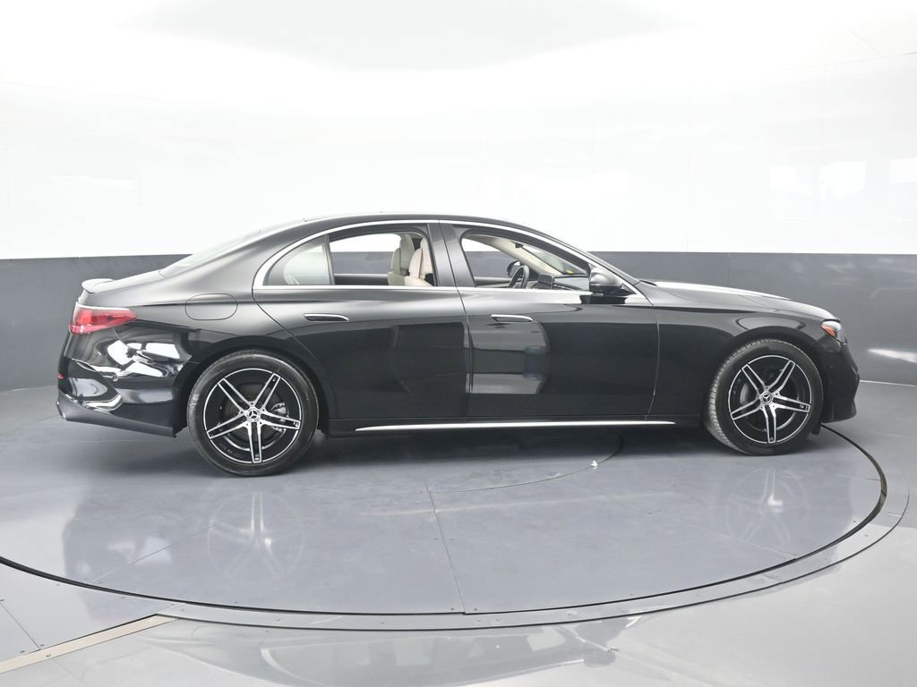 Used 2025 Mercedes-Benz E 350 4MATIC Sedan image 7