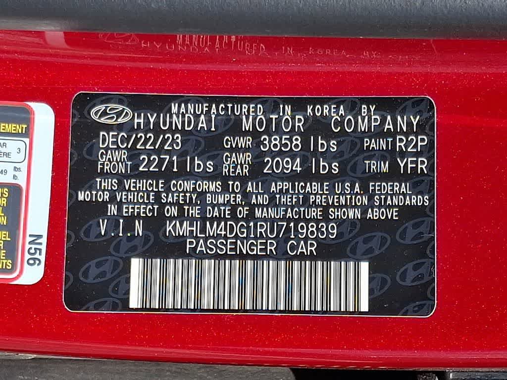Used 2024 Hyundai Elantra SEL FWD image 28