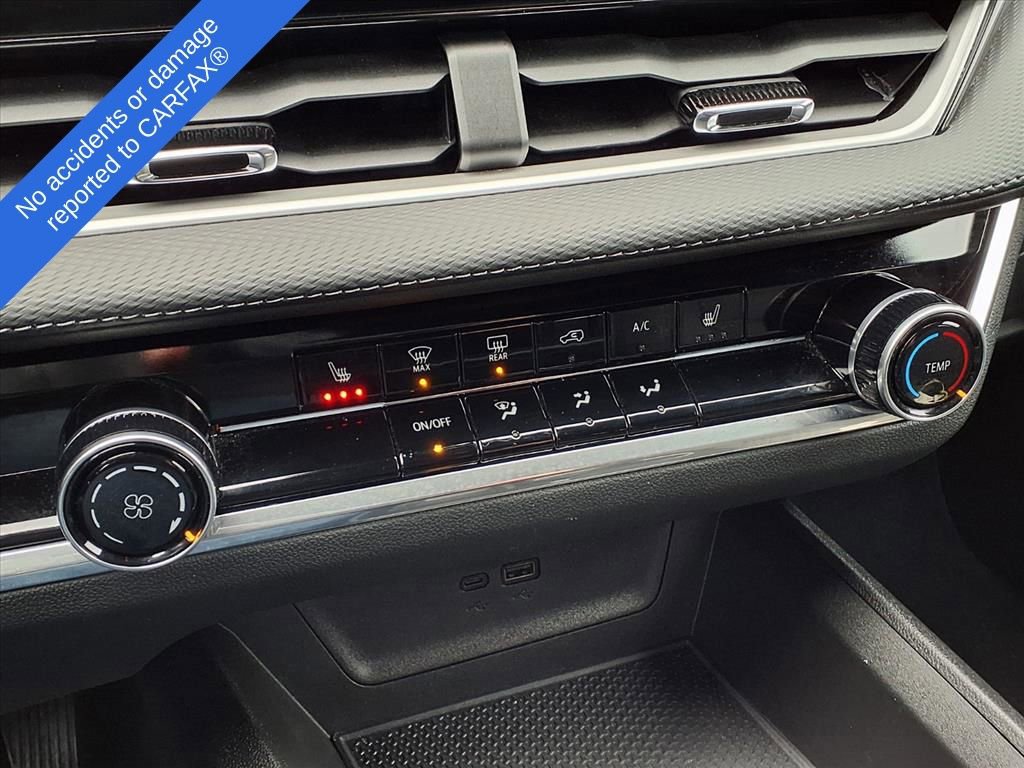 Used 2025 Chevrolet Equinox LT image 25