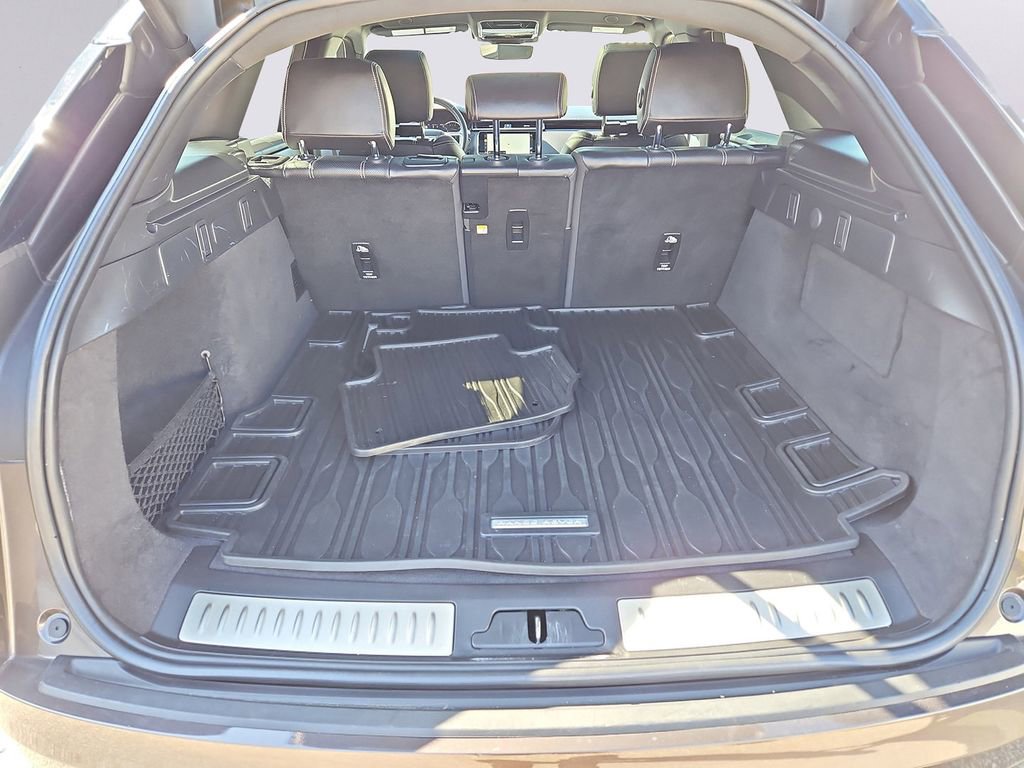 Used 2023 Land Rover Range Rover Velar R-Dynamic S image 37