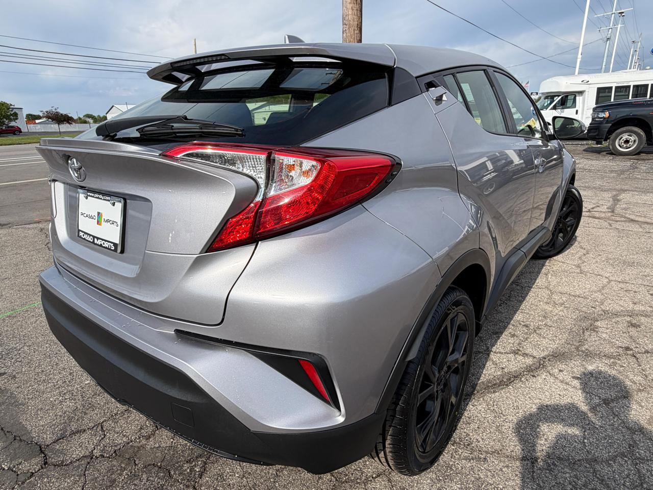 Used 2019 Toyota C-HR XLE FWD image 5