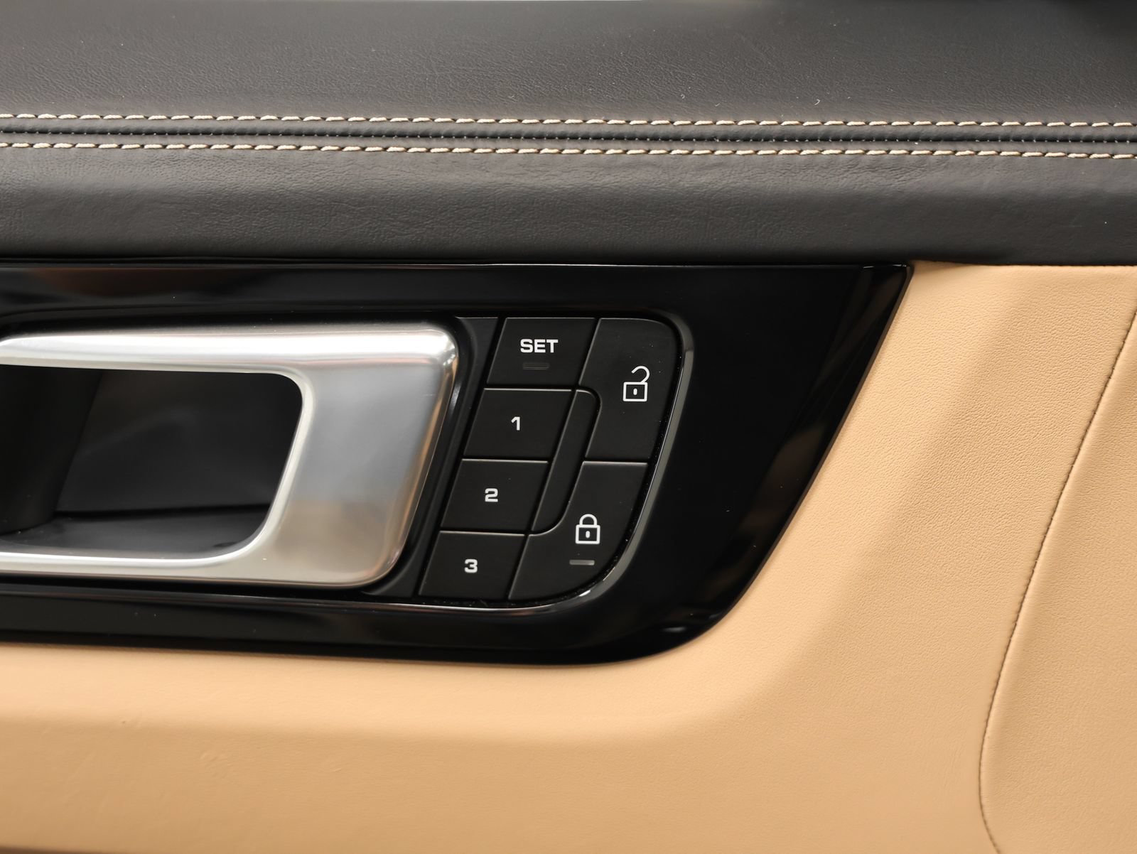 Certified 2023 Porsche Cayenne GTS AWD/4WD image 35