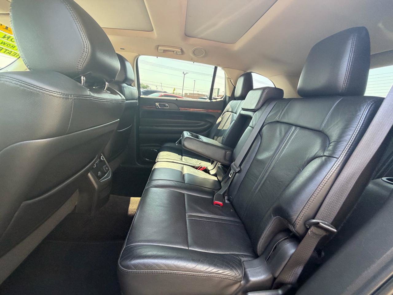 Used 2014 Lincoln MKT AWD image 16