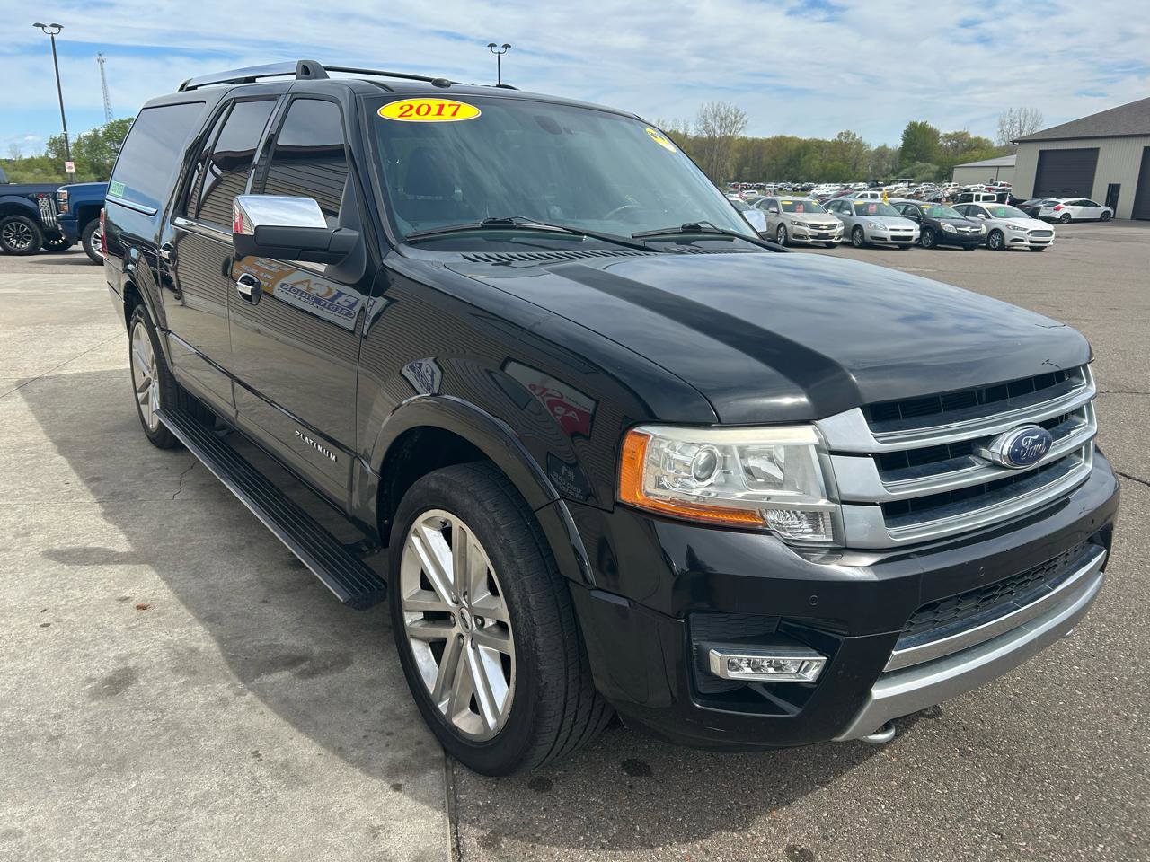 Used 2017 Ford Expedition EL Platinum AWD/4WD image 3