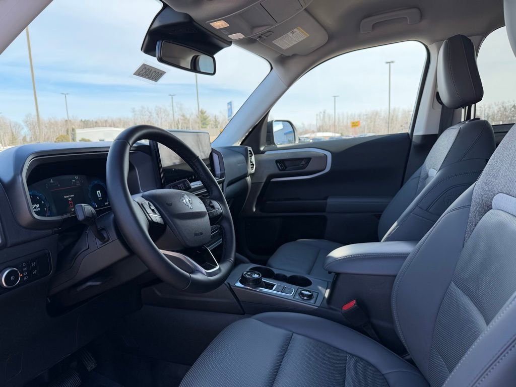 Used 2025 Ford Bronco Sport Badlands image 2