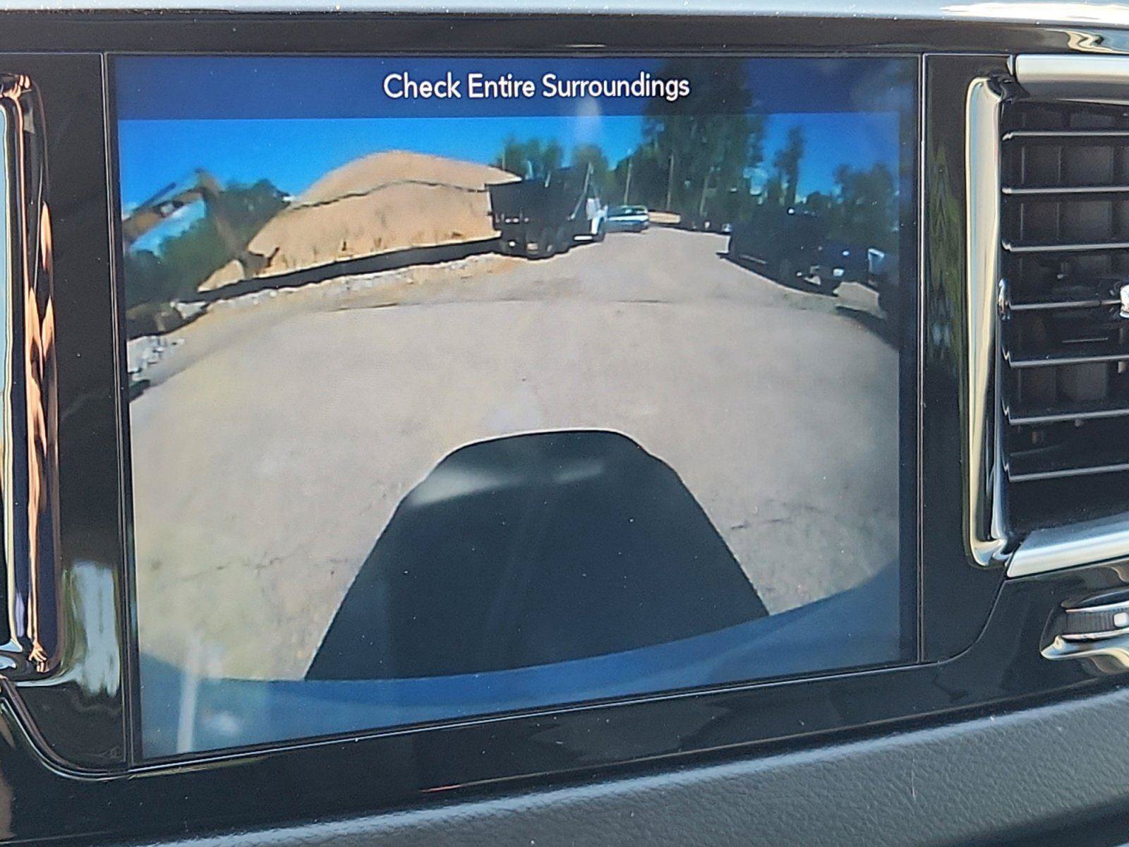 Used 2018 Chrysler Pacifica Touring-L Plus FWD image 26