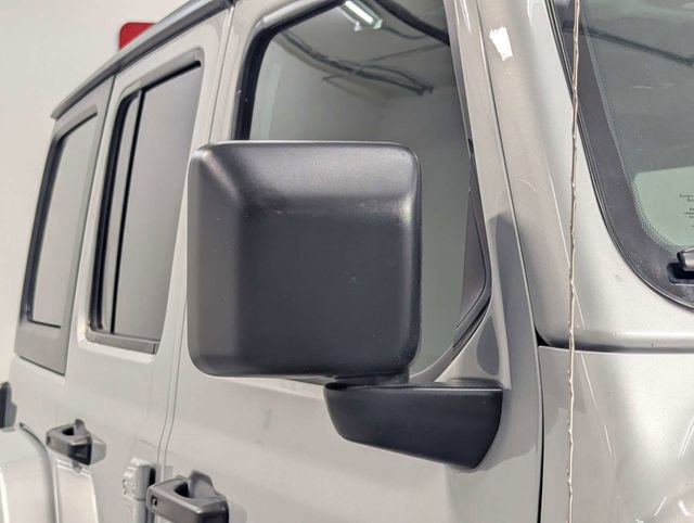 Used 2022 Jeep Wrangler Unlimited Sahara w/ Cold Weather Group image 32