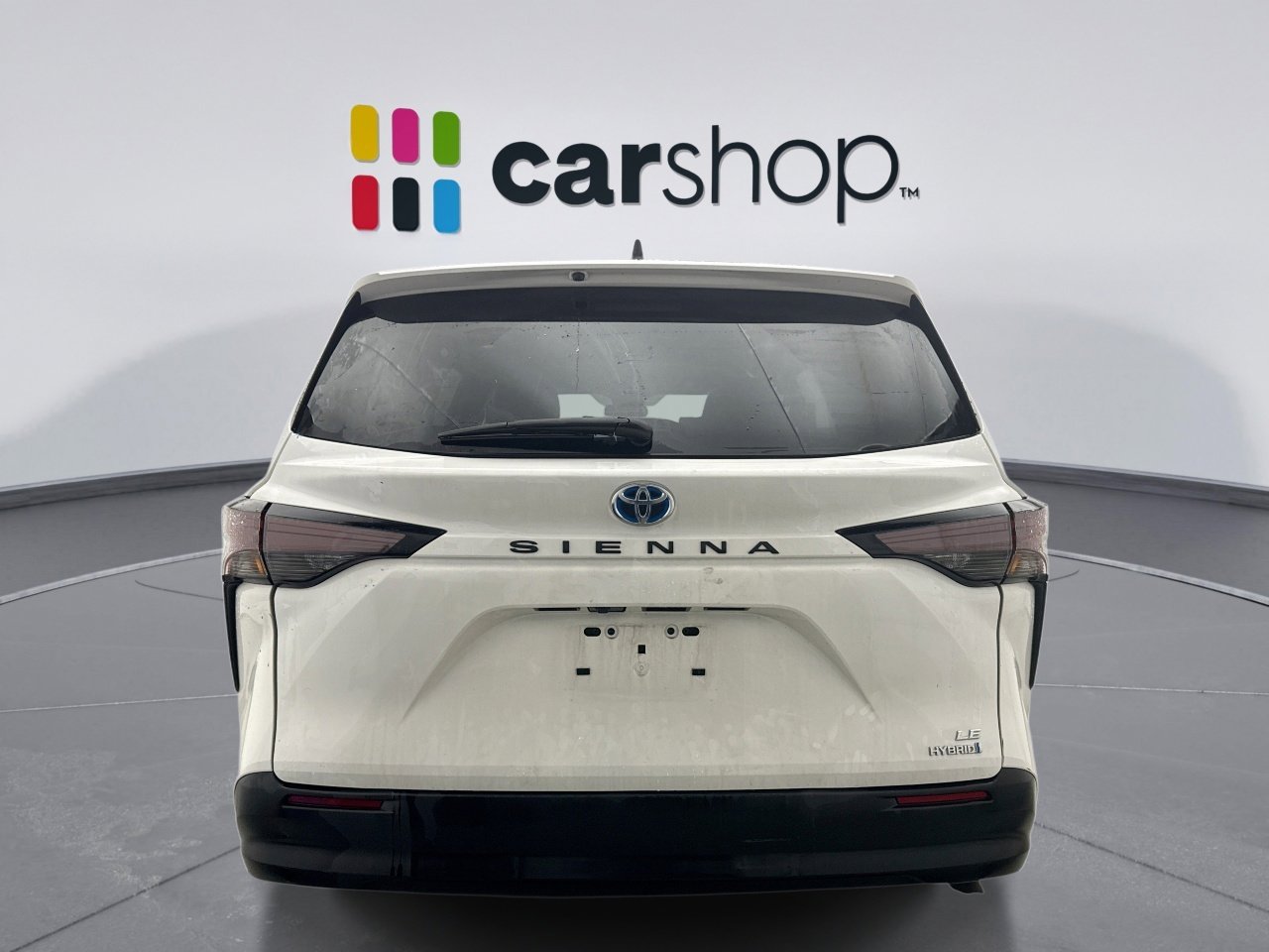 Used 2024 Toyota Sienna LE image 4