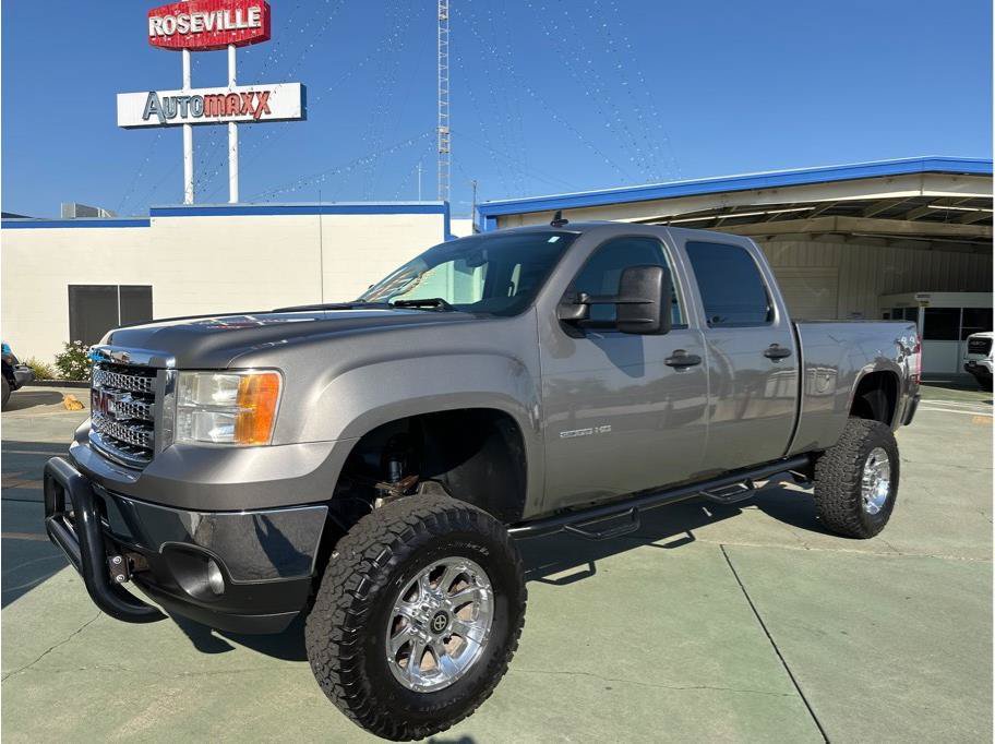Used 2013 GMC Sierra 2500 SLE w/ SLE Preferred Package AWD/4WD image 1