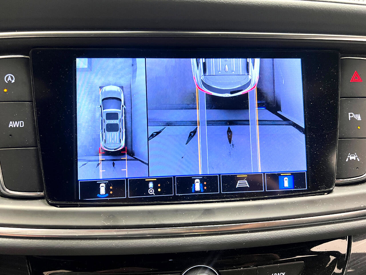 Used 2024 Buick Enclave Premium image 46