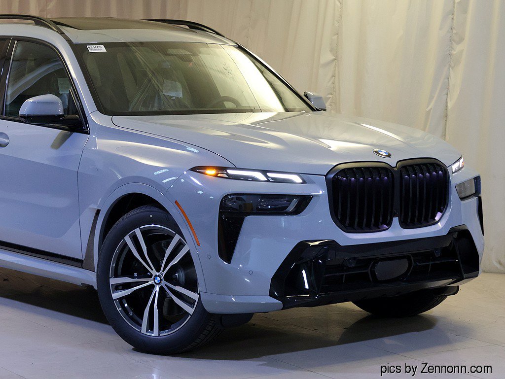 New 2027 BMW X7 xDrive40i w/ M Sport Package AWD/4WD image 2