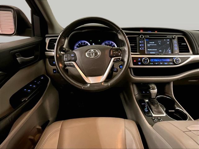 Used 2018 Toyota Highlander XLE AWD/4WD image 6