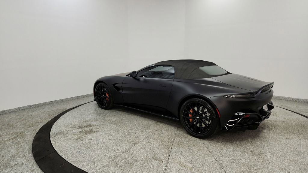 Used 2022 Aston Martin V8 Vantage Roadster image 10